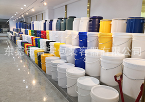 www.骚货.com吉安容器一楼涂料桶、机油桶展区